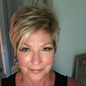 Meet your Posher, Tia